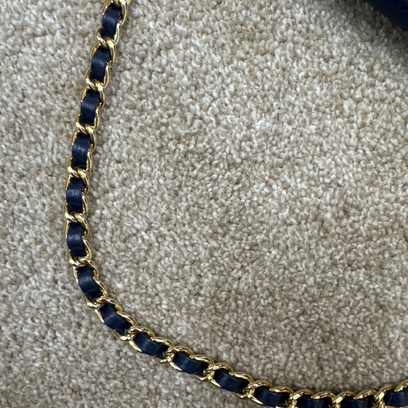 RARE Tory Burch Thea Flat Wallet Crossbody with Gold Strap - Navy - Picture 5 of 12